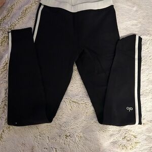 Alo yoga pants black